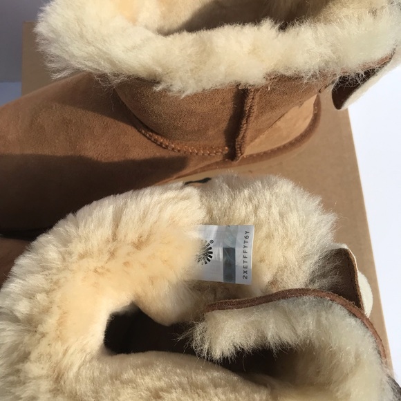 UGG Classic Double Bow Mini Boots - Picture 7 of 8